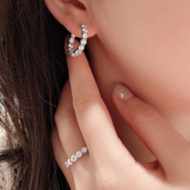 Luxury Women's S925 Silver Full Diamond Inlaid Earrings – Elegant & Sparkling - Image 3