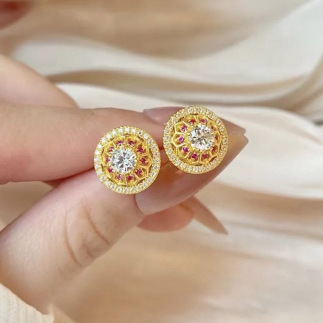 Elegant Women's S925 Silver Gold-Plated Golden Earrings – Timeless Chic Accessory - Image 2