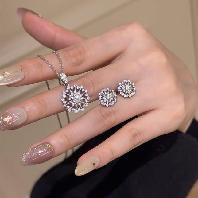 Elegant Women's S925 Silver Snowflake Star Plate Earrings – Stylish & Dazzling - Image 4