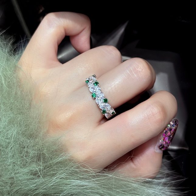 Women's S925 Silver Oval Green Spinel & High Carbon Diamond Egg-Shaped Ring - Image 3